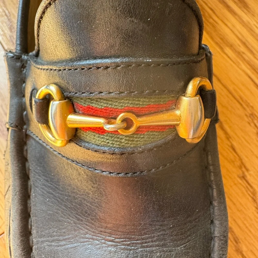 Women’s, vintage, Gucci loafers in size 6AA - Picture 3 of 14